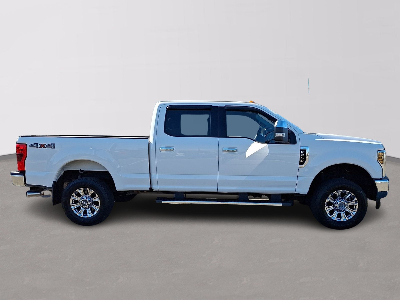 Certified 2018 Ford F250 XLT w/ XLT Premium Package AWD/4WD image 7