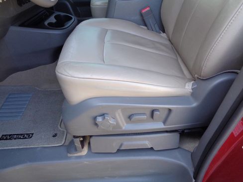 Used 2019 Nissan NV 3500 SL image 44