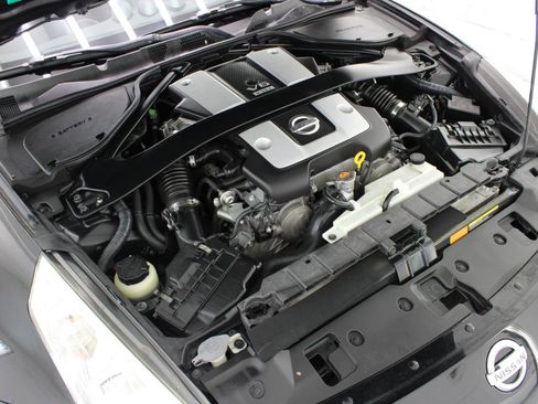 Used 2010 Nissan 370Z Touring w/ Sport Pkg RWD image 74