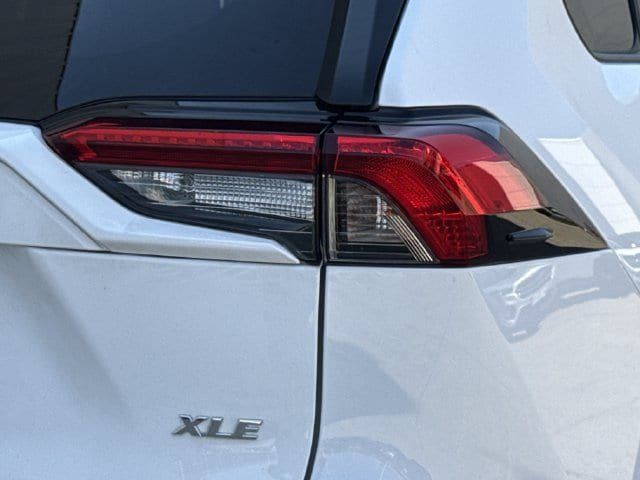 Used 2025 Toyota RAV4 XLE FWD image 7