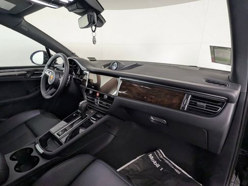 New 2026 Porsche Macan image 19