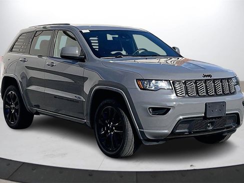 Certified 2022 Jeep Grand Cherokee Laredo X image 2