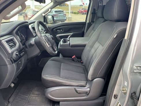 Used 2017 Nissan Titan SV image 13