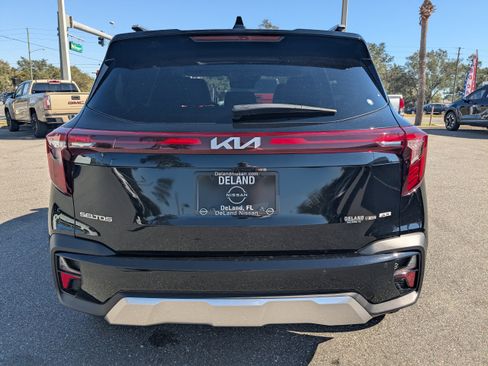 Used 2025 Kia Seltos SX w/ SX Sunroof Package image 5