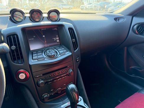 Used 2018 Nissan 370Z NISMO image 12