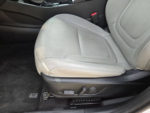 Used 2025 Hyundai Santa Cruz Limited AWD/4WD image 15