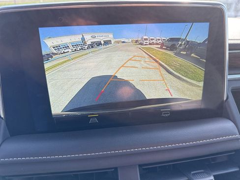 Used 2023 Chevrolet Suburban Premier image 27