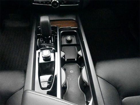 Used 2023 Volvo XC60 B5 Plus w/ Protection Package Premier image 13