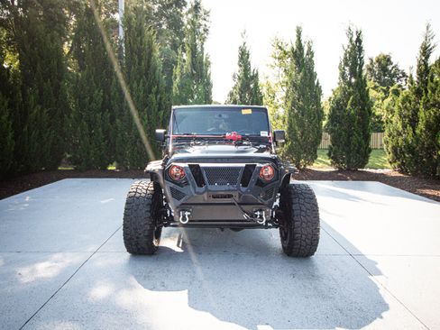 Used 2015 Jeep Wrangler Unlimited Rubicon AWD/4WD image 3