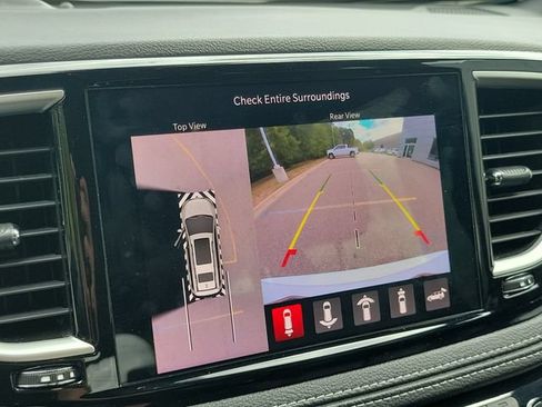 Used 2024 Chrysler Pacifica Limited FWD image 19