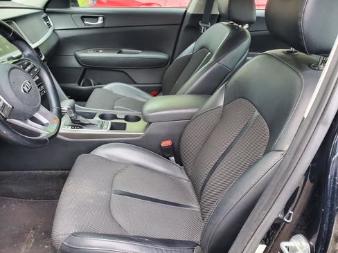 Used 2019 Kia Optima S image 11