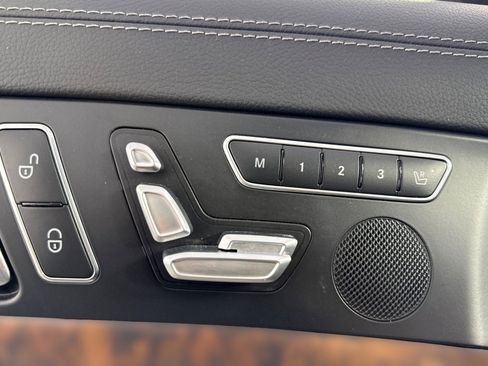 Used 2013 Mercedes-Benz SL 550 w/ Premium Pkg image 22