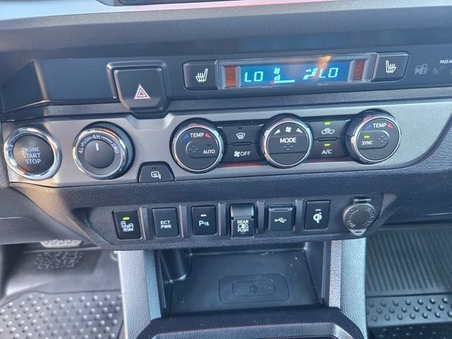 Used 2020 Toyota Tacoma TRD Off-Road w/ TRD Premium Off Road Package AWD/4WD image 15