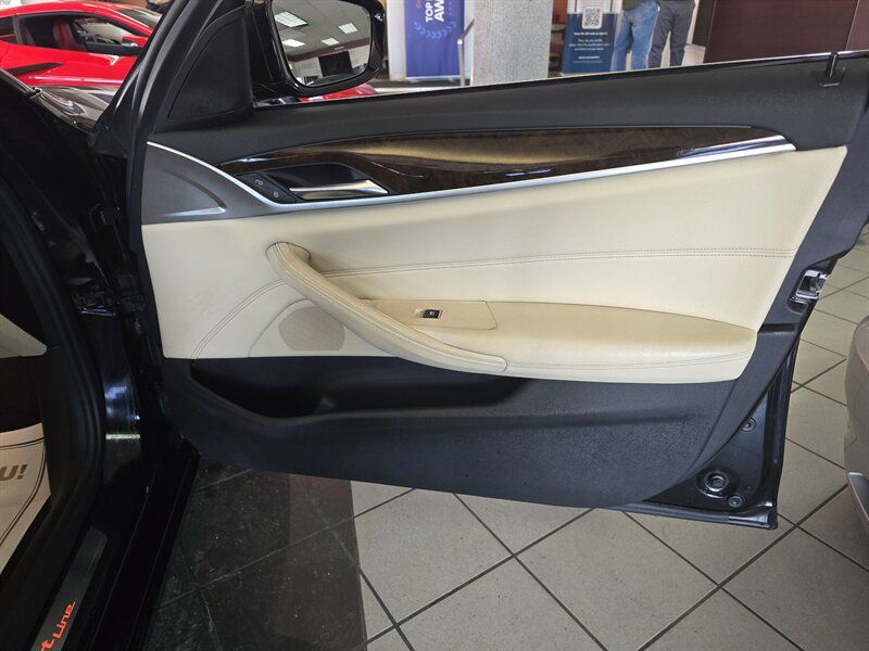 Used 2017 BMW 530i RWD image 13