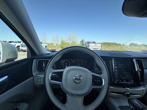 Used 2019 Volvo XC60 T6 Inscription w/ Protection Package Premier image 17