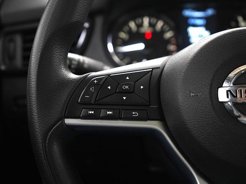 Used 2017 Nissan Rogue SL image 26