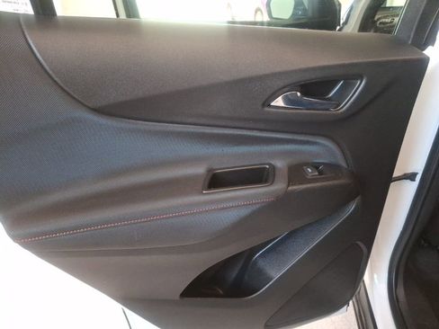 Used 2022 Chevrolet Equinox RS FWD image 18