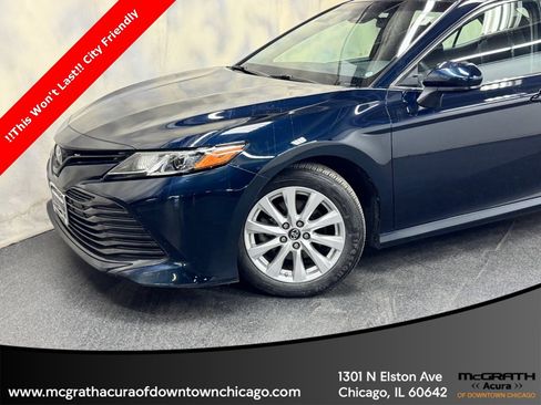 Used 2018 Toyota Camry LE image 2