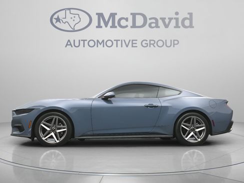 Used 2025 Ford Mustang Coupe RWD image 27