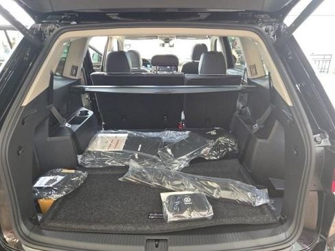 New 2025 Volkswagen Atlas SEL Premium R-Line image 11