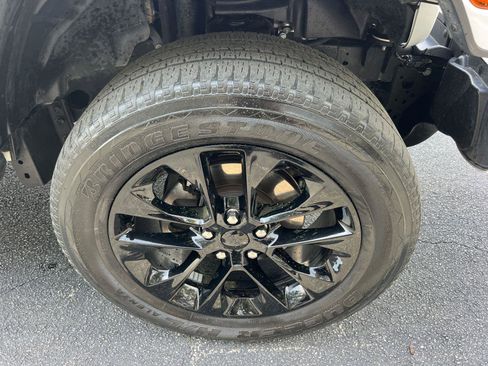 Used 2022 Jeep Wrangler Unlimited Sahara image 13