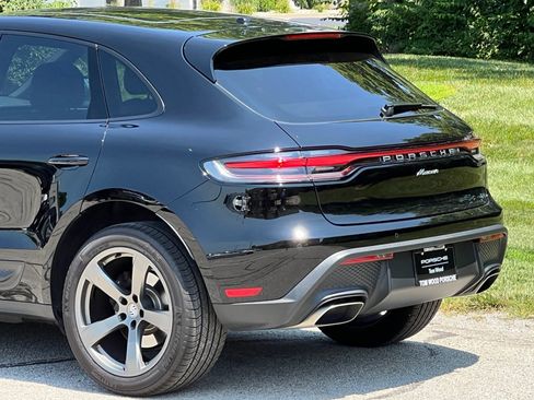 Certified 2026 Porsche Macan AWD/4WD image 9