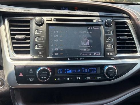 Used 2016 Toyota Highlander Limited Platinum AWD/4WD image 28