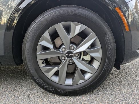 Used 2025 Kia Sportage SX image 11