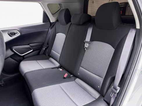 Used 2023 Kia Soul LX w/ LX Technology Package image 22