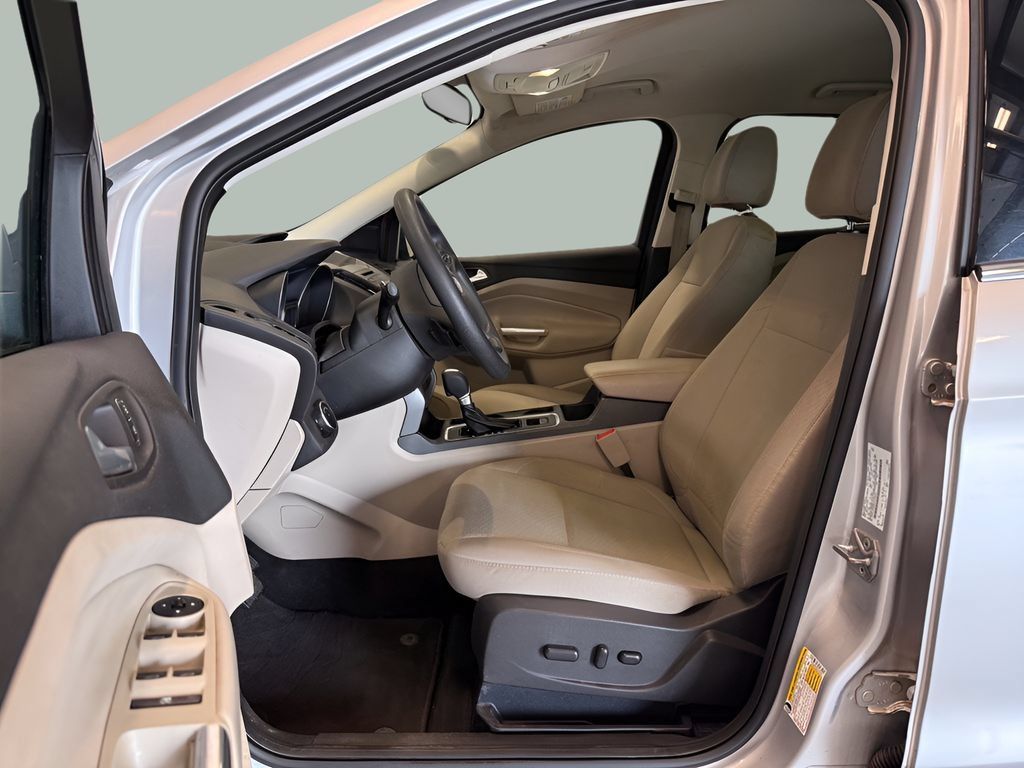 Used 2017 Ford Escape SE FWD image 12