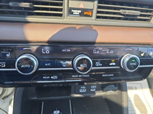 Used 2025 Honda Pilot Elite image 30