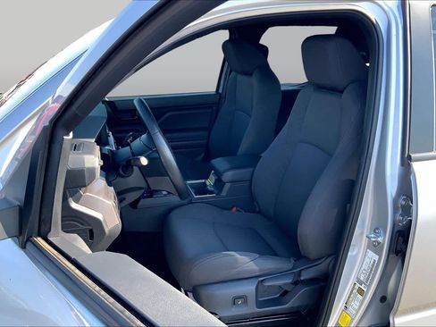 Used 2025 Toyota Tacoma SR5 AWD/4WD image 8