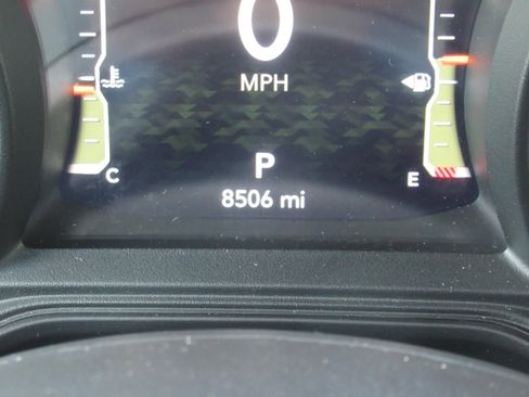 Certified 2025 Jeep Gladiator Mojave w/ Convenience Group AWD/4WD image 34