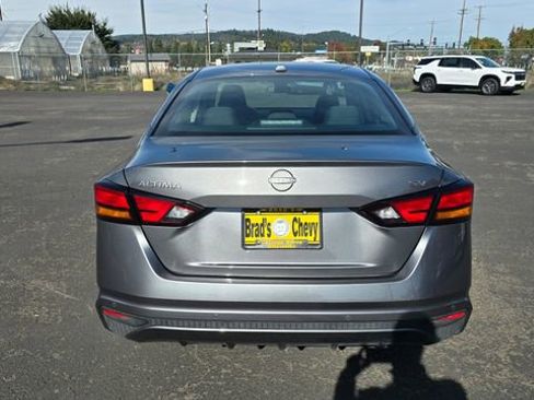 Used 2024 Nissan Altima 2.5 SV image 5