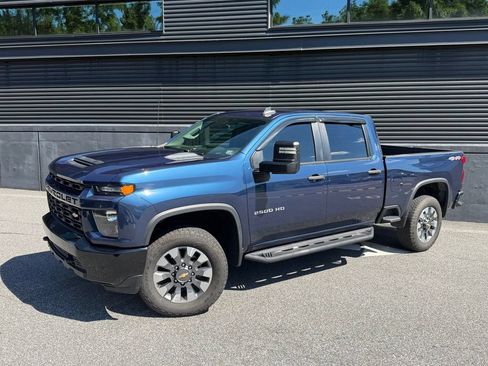 Used 2022 Chevrolet Silverado 2500 Custom w/ Custom Value Package AWD/4WD image 1
