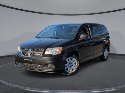 Used 2019 Dodge Grand Caravan SE w/ UConnect Hands-Free Group image 1