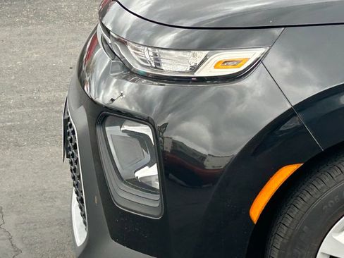 Used 2022 Kia Soul LX FWD image 11