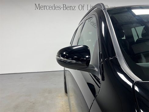 Used 2025 Mercedes-Benz GLB 250 4MATIC image 12