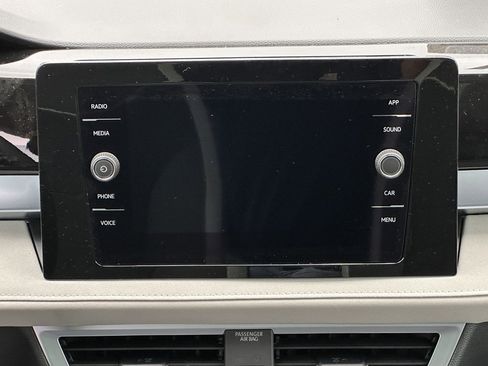 New 2025 Volkswagen Taos SE image 12