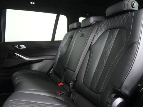 Used 2027 BMW X7 xDrive40i w/ M Sport Package AWD/4WD image 15