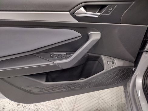 New 2026 Volkswagen Jetta SE FWD image 16
