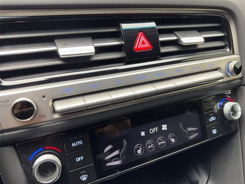 Used 2025 Genesis G70 2.5T image 66