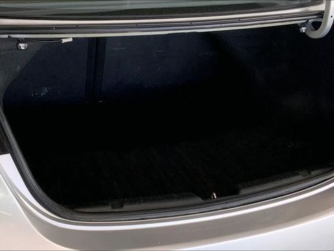 Used 2016 Hyundai Elantra SE image 16