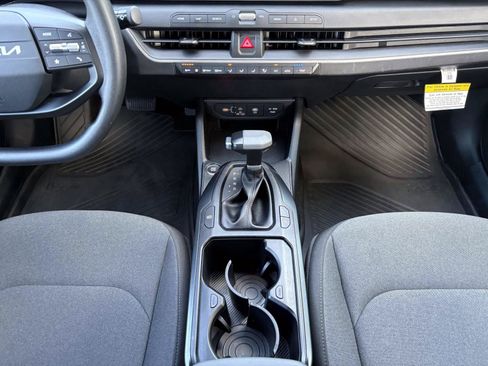 Certified 2025 Kia K4 FWD image 18