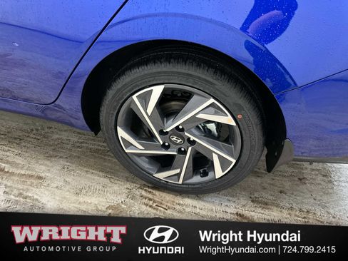 New 2026 Hyundai Elantra Limited FWD image 8