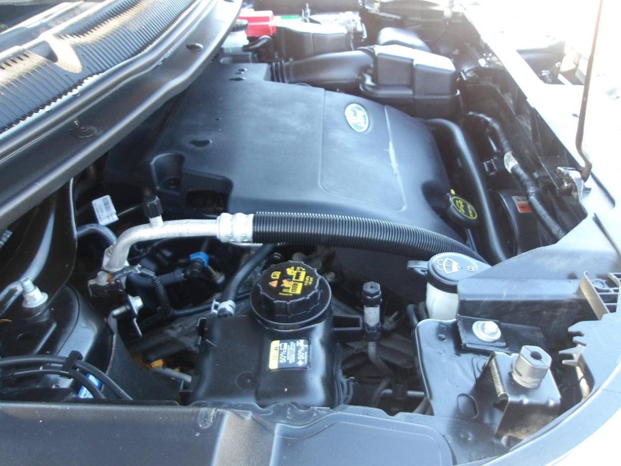 Used 2015 Ford Explorer XLT w/ Equipment Group 202A FWD image 26