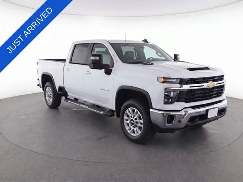 Used 2025 Chevrolet Silverado 2500 LT w/ Convenience Package AWD/4WD image 16