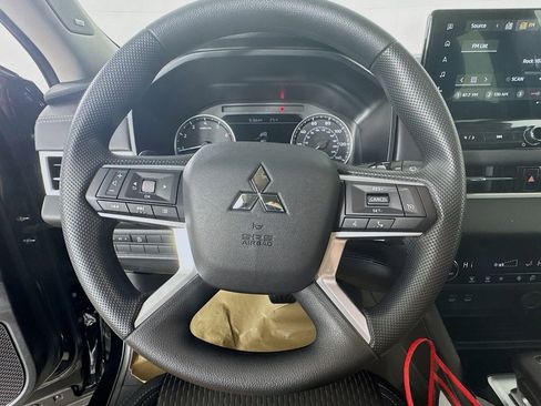 New 2026 Mitsubishi Outlander ES FWD image 11