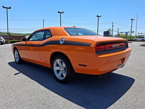 Used 2012 Dodge Challenger SXT Plus RWD image 4
