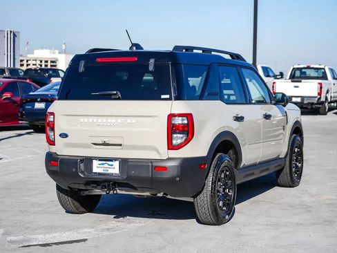 Used 2025 Ford Bronco Sport Badlands AWD/4WD image 6